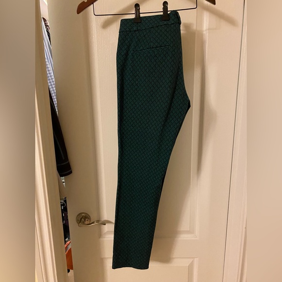 Banana Republic Sloan ankle fit pants (size 4)- dark green with navy blue design - Picture 7 of 9